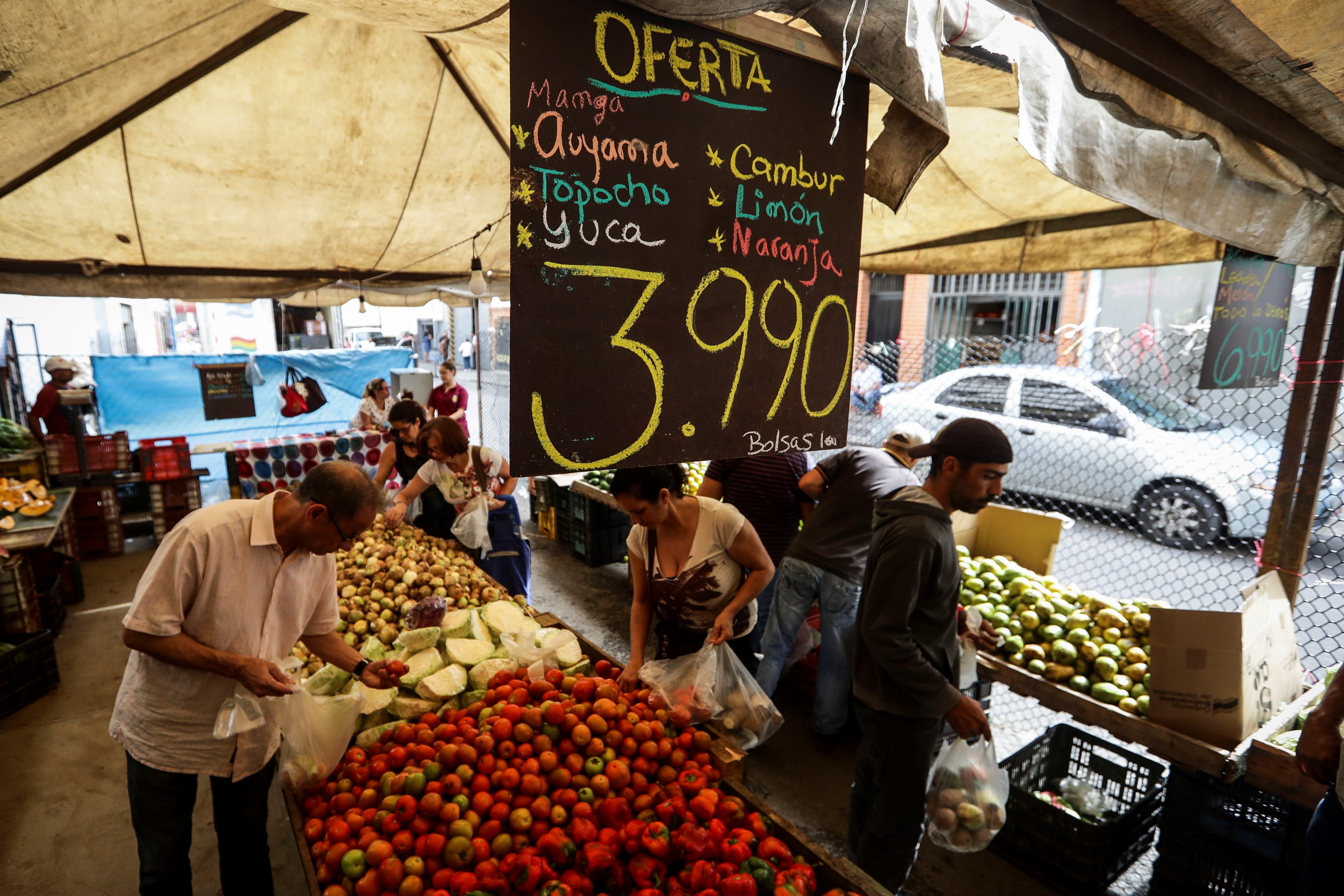 La crisis en Venezuela impacta en la canasta básica alimentaria (Video)