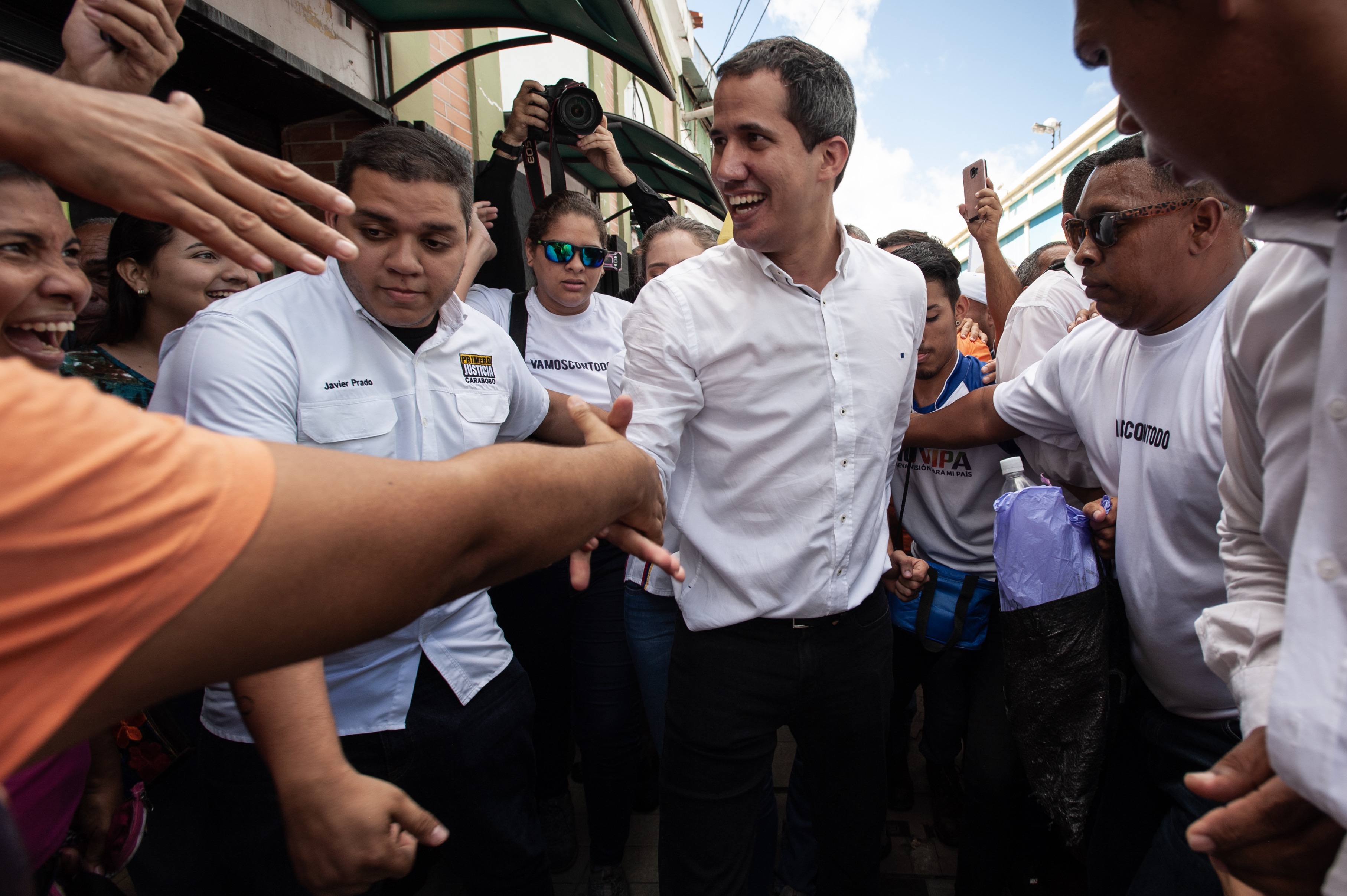 Guaidó reconoce labor de activistas por la Operación Libertad