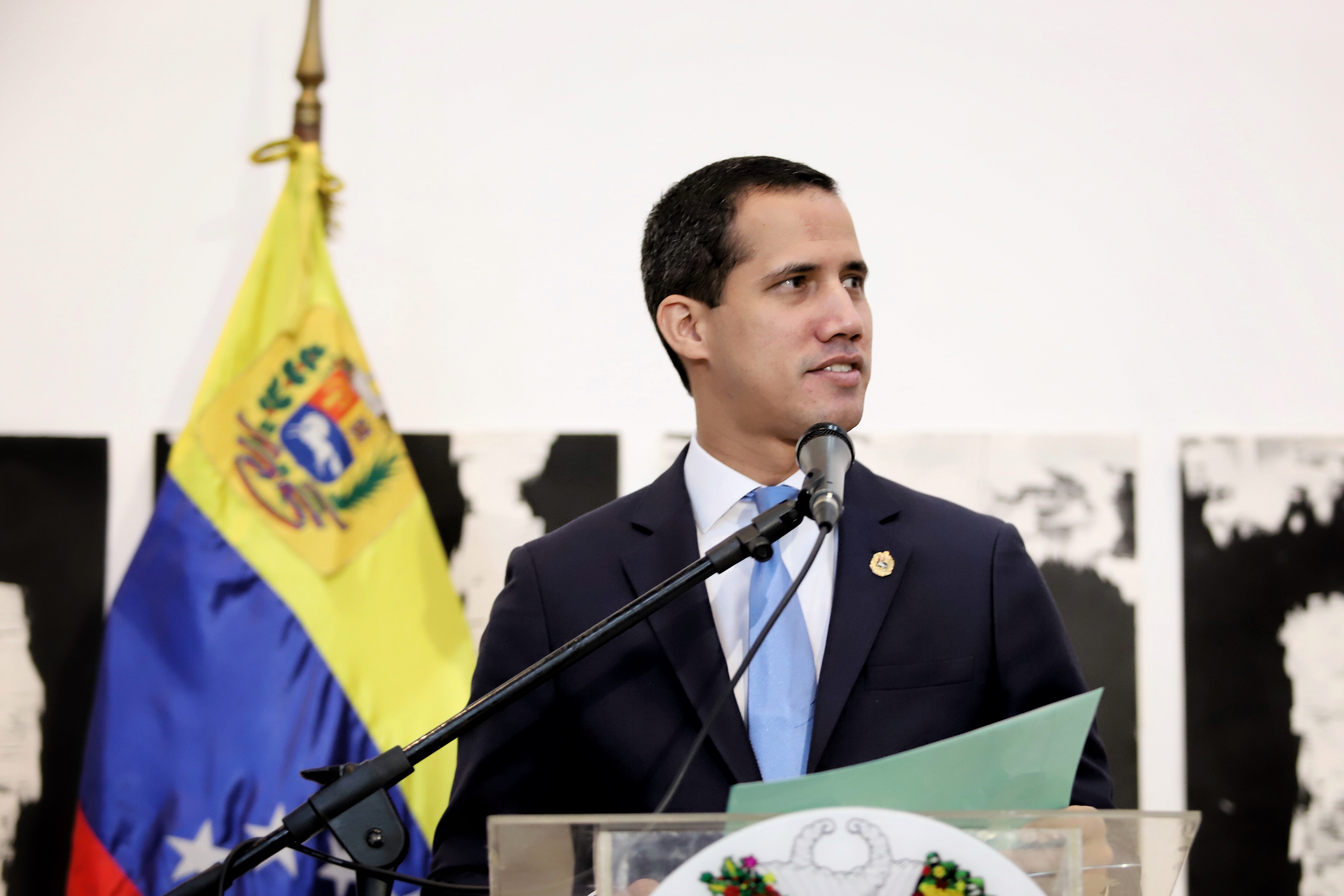 Guaidó: La solución sobre los derechos de los maestros depende de todos