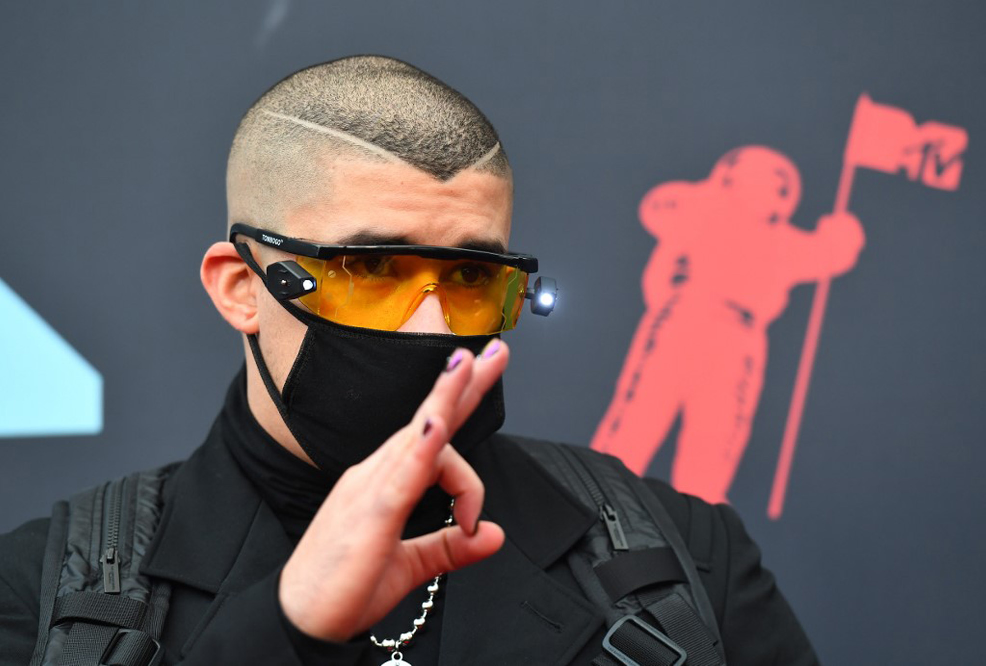 Fans de Bad Bunny piden que se le otorgue el Premio Nobel de Literatura (Sarcasmo + Tuits)