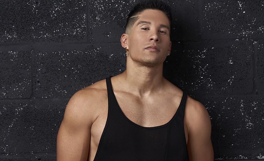 Chyno Miranda mostró su abdomen de acero bien “sudadito” (FOTO)