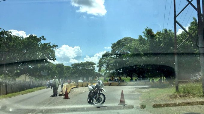 Evacúan a vecinos de Ocumare del Tuy por derrame químico en zona industrial #30Ago