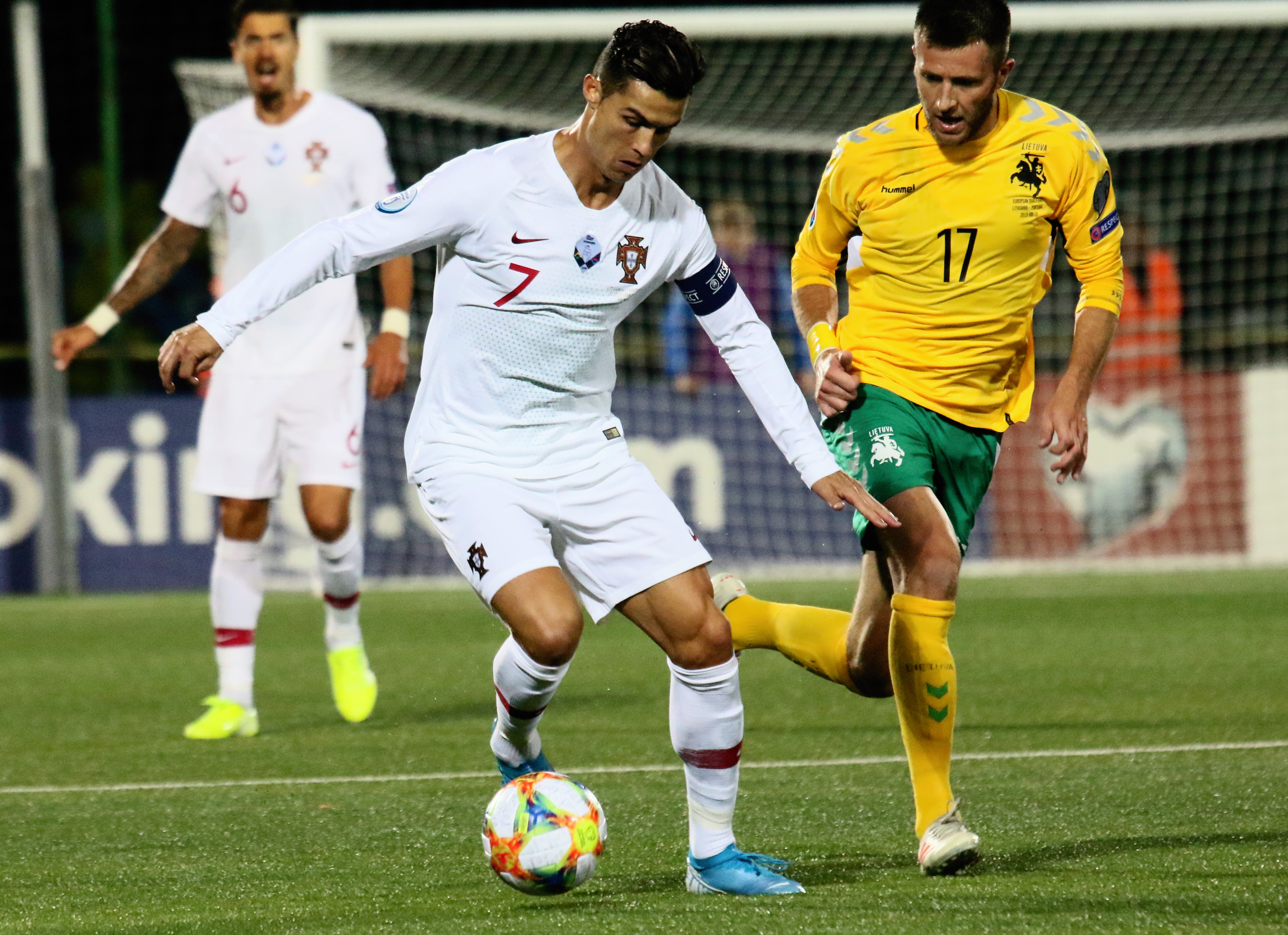 Cristiano Ronaldo anotó su segundo póker con la camiseta de Portugal