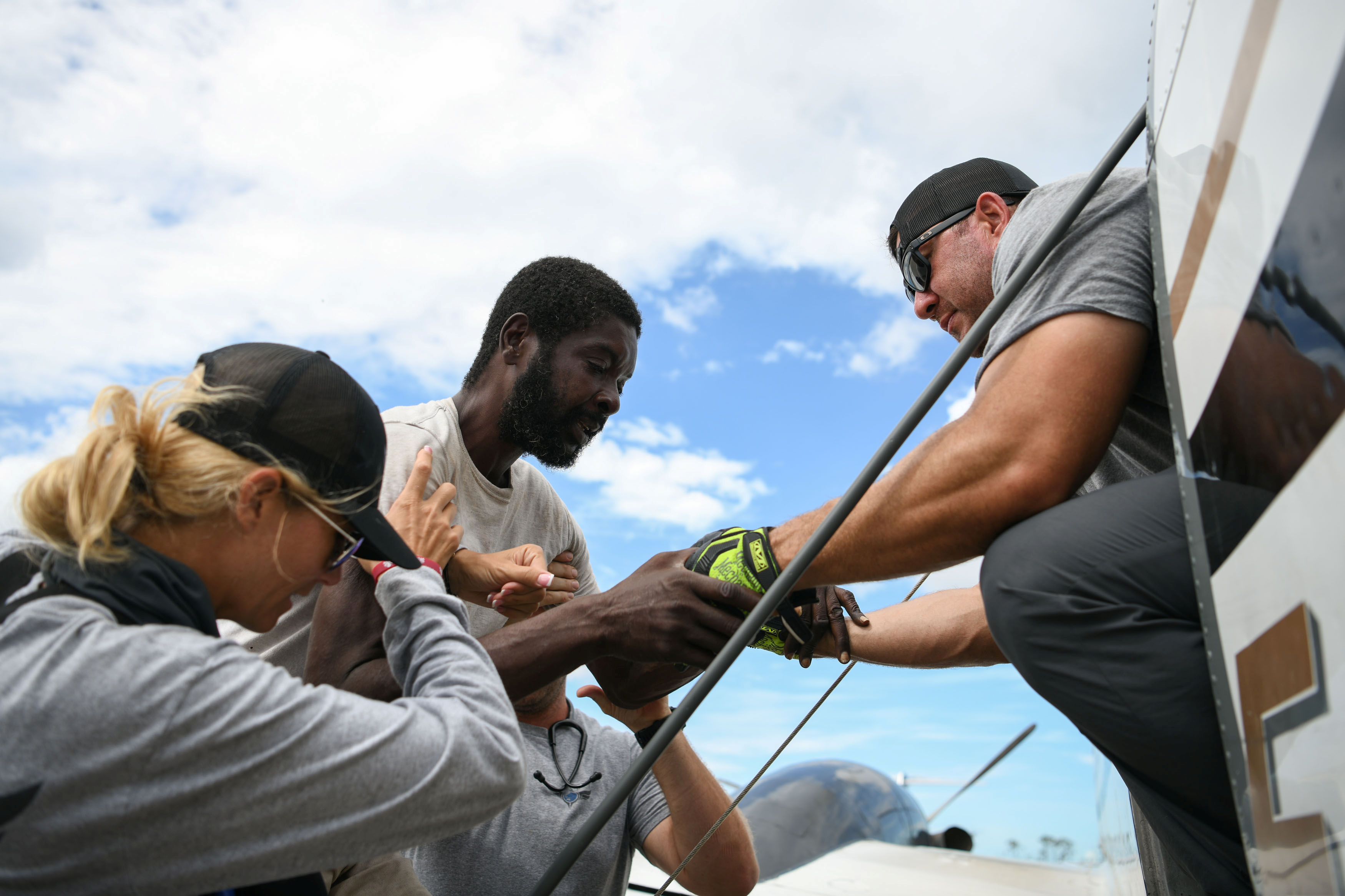 Siguen llegando a capital de Bahamas evacuados de islas azotadas por Dorian