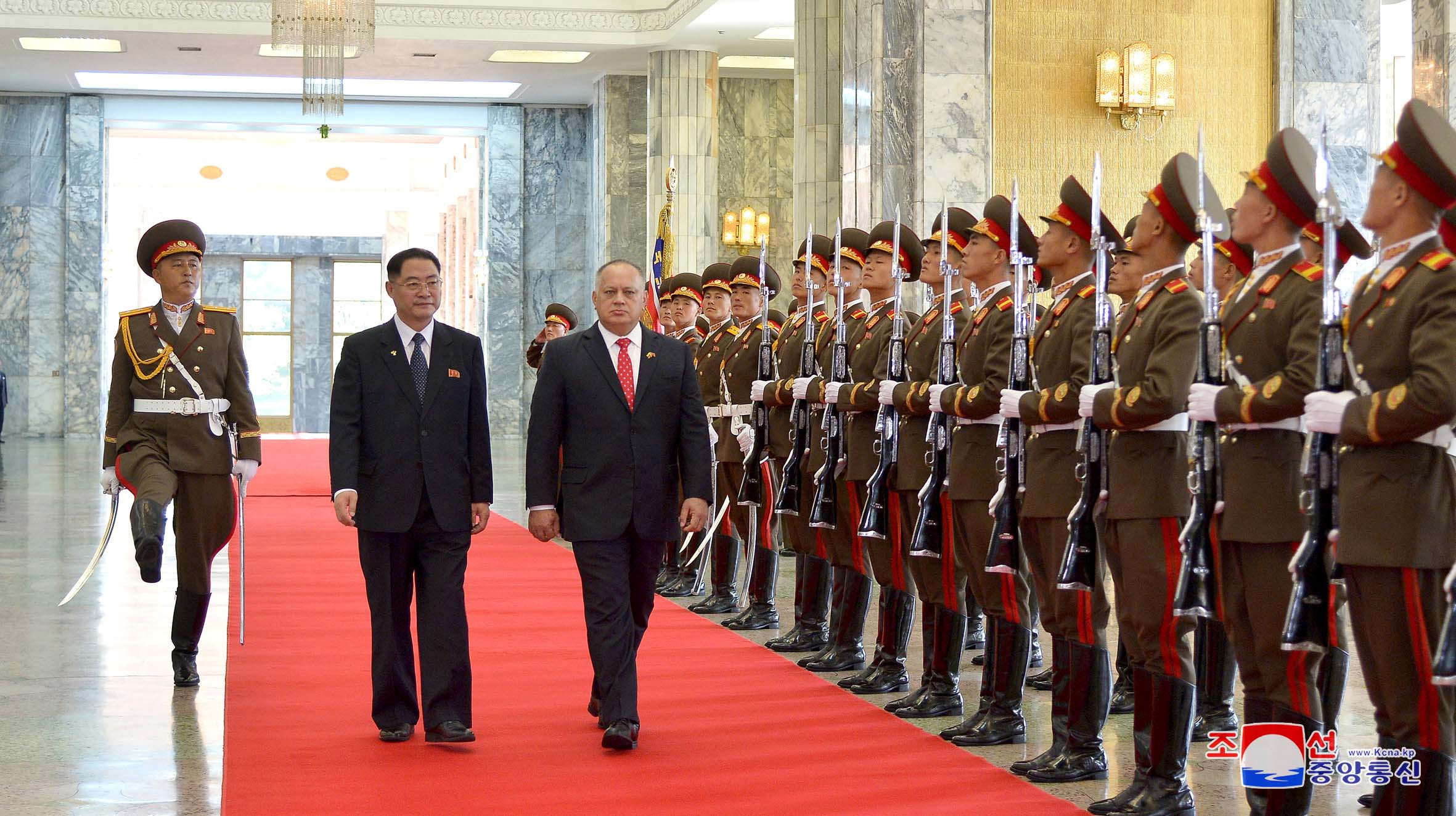 Entérate: ¿Quiénes acompañan a Diosdado en su viaje a Corea del Norte? (FOTO)