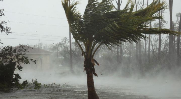 Devastadoras tomas aéreas de las Islas Bahamas tras el paso brutal del huracán Dorian (VIDEOS)