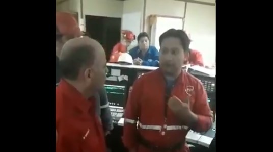 Trabajador de Pdvsa encara a Manuel Quevedo