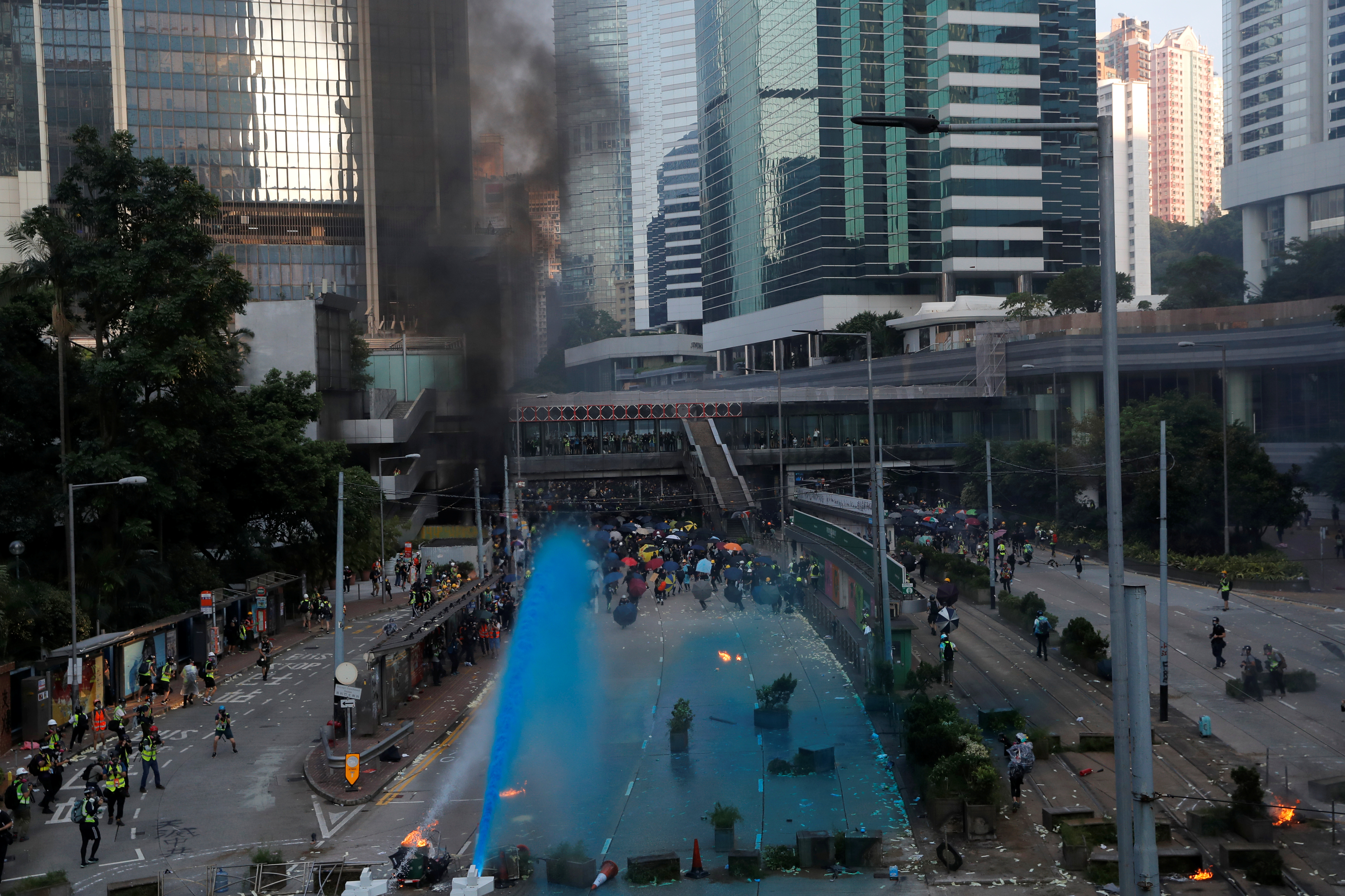 Evacúan de urgencia el Parlamento de Hong Kong en la nueva jornada de protestas