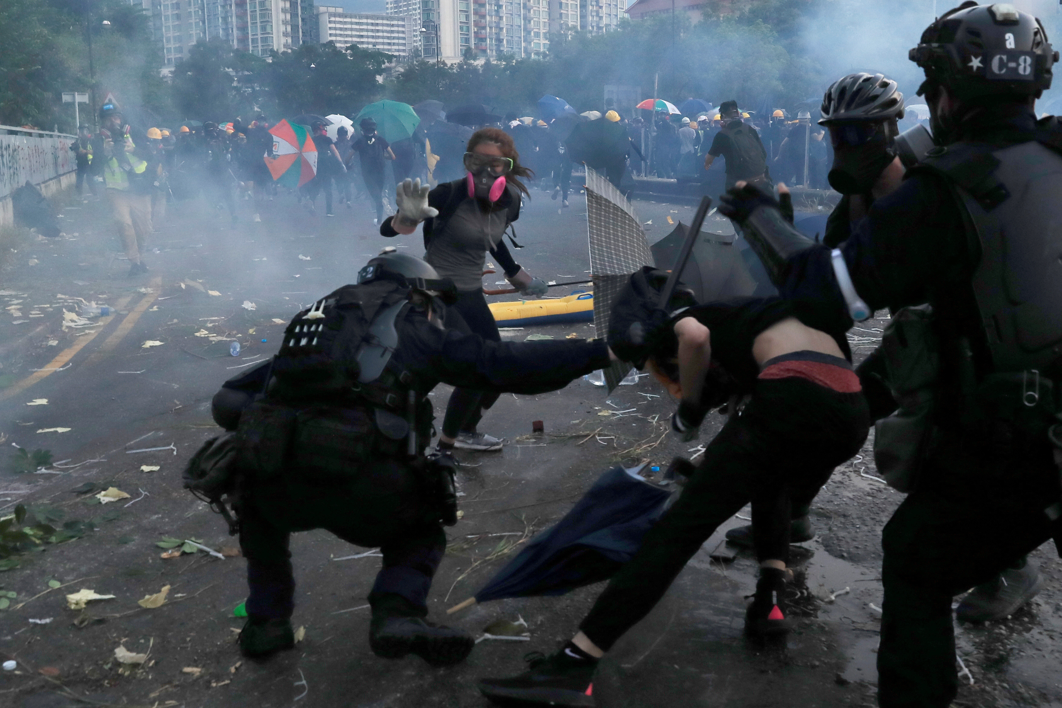 EN VIDEOS: Violentas protestas en Hong Kong marcan el 70 aniversario de la República Popular de China