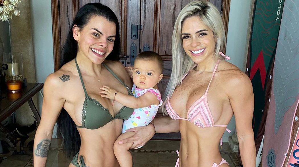 No sabrás a cual ver… Michelle Lewin y su hermana bailando en bikini te dejaran loco (VIDEO)