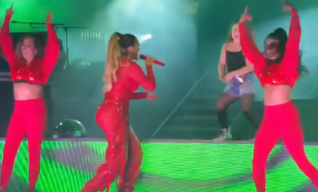 ¡Se robó el show! Karol G subió a una niña al escenario y dejó “atónitos” a todos