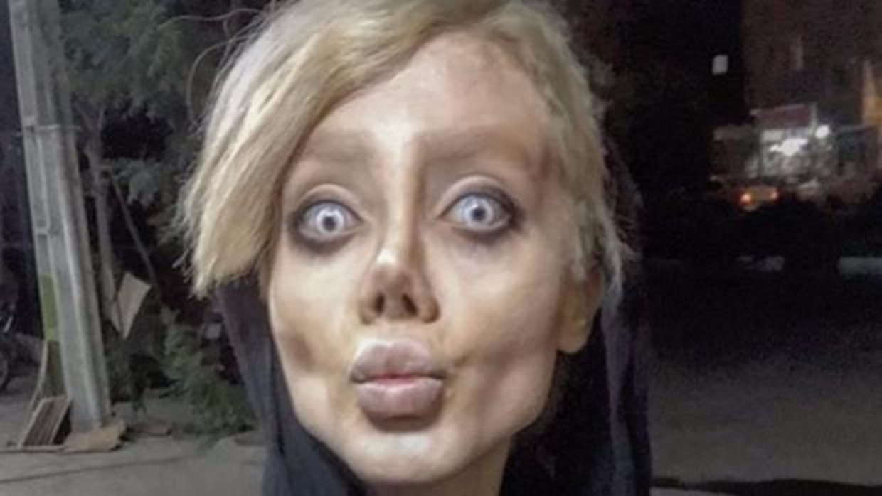 Arrestan por blasfemia a la “Angelina Jolie” iraní, famosa en Instagram por sus retoques (anti) estéticos