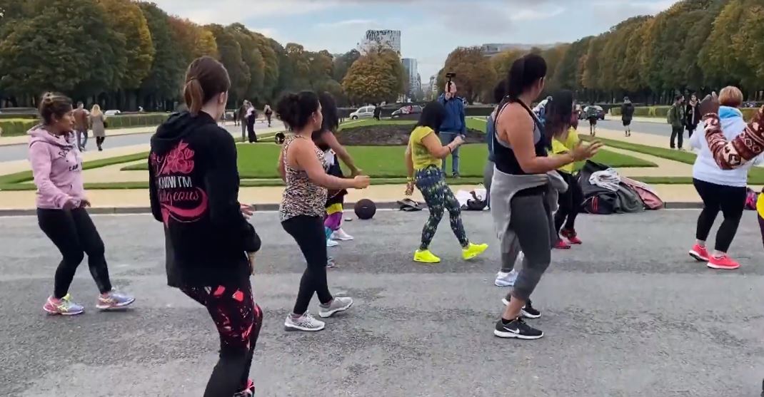 Venezolanos recaudan fondos con clases de zumba en Holanda para ayudar a sus compatriotas (VIDEO)