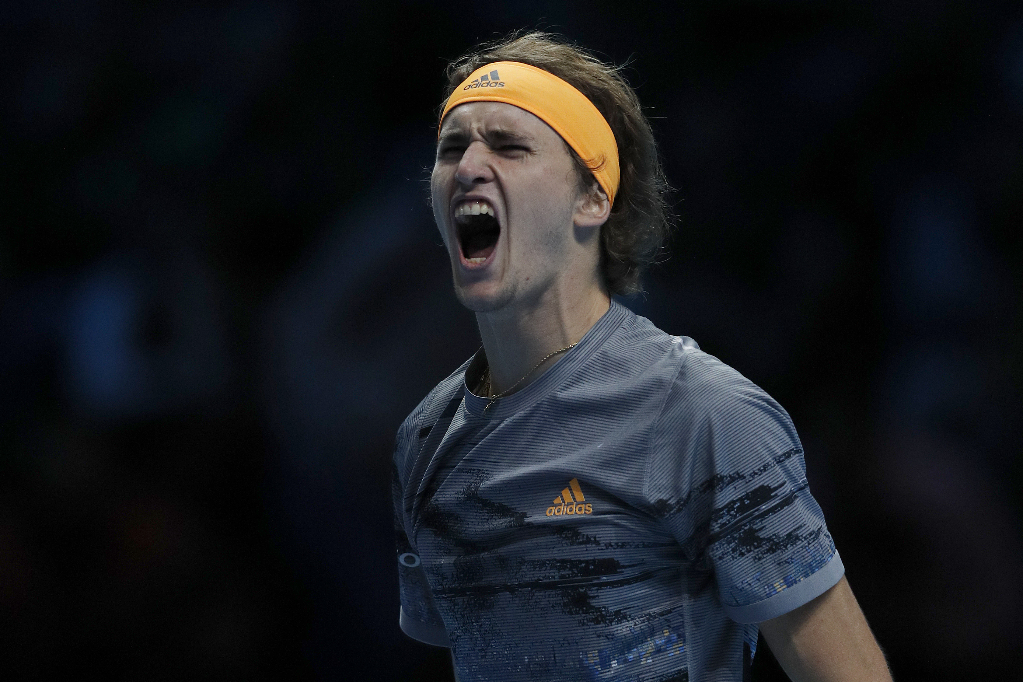 Zverev apunta a una rotura de ligamentos tras torcerse el tobillo ante Nadal