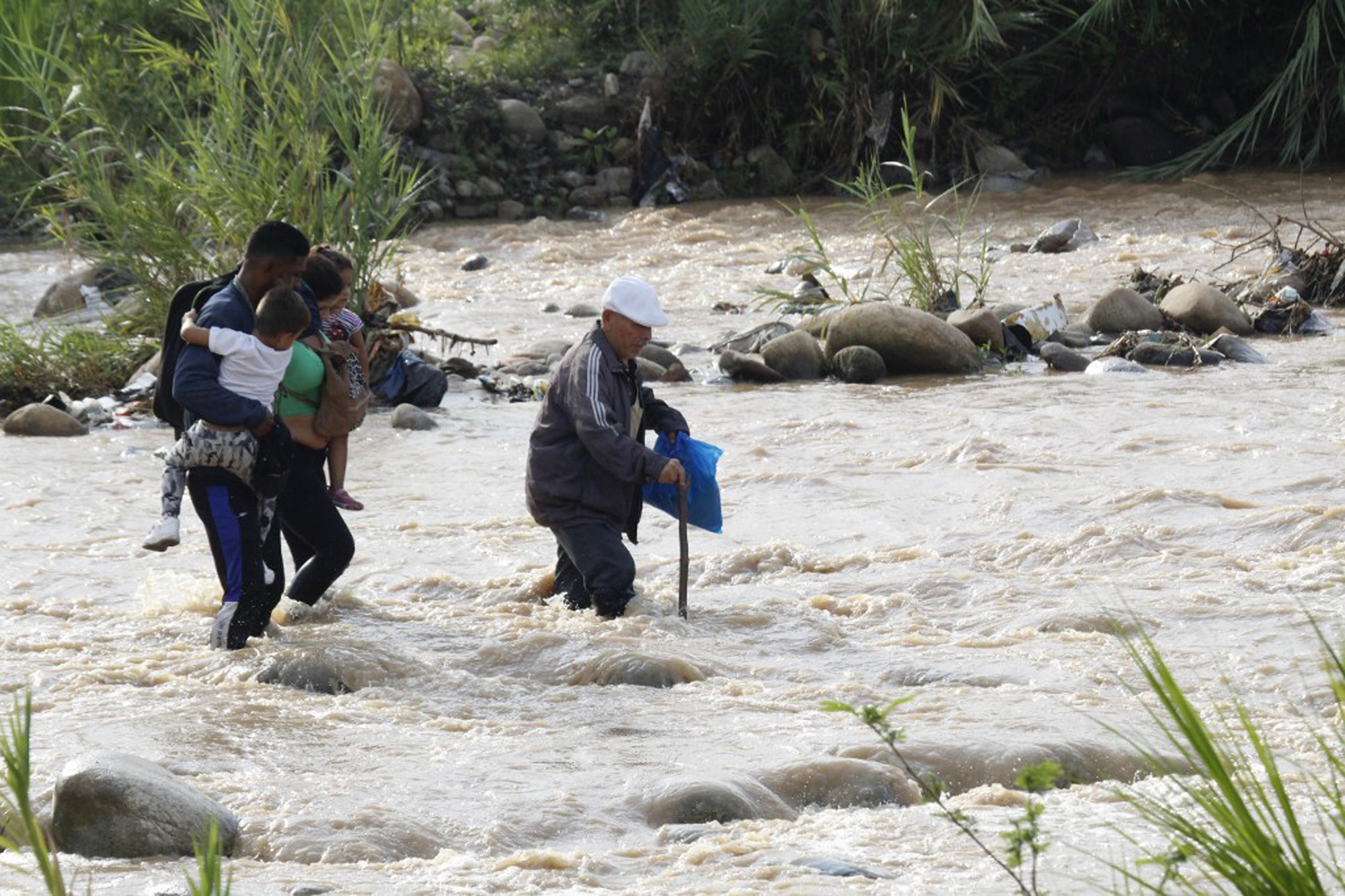 Tren de Aragua y ELN se disputan el control de las trochas en Táchira