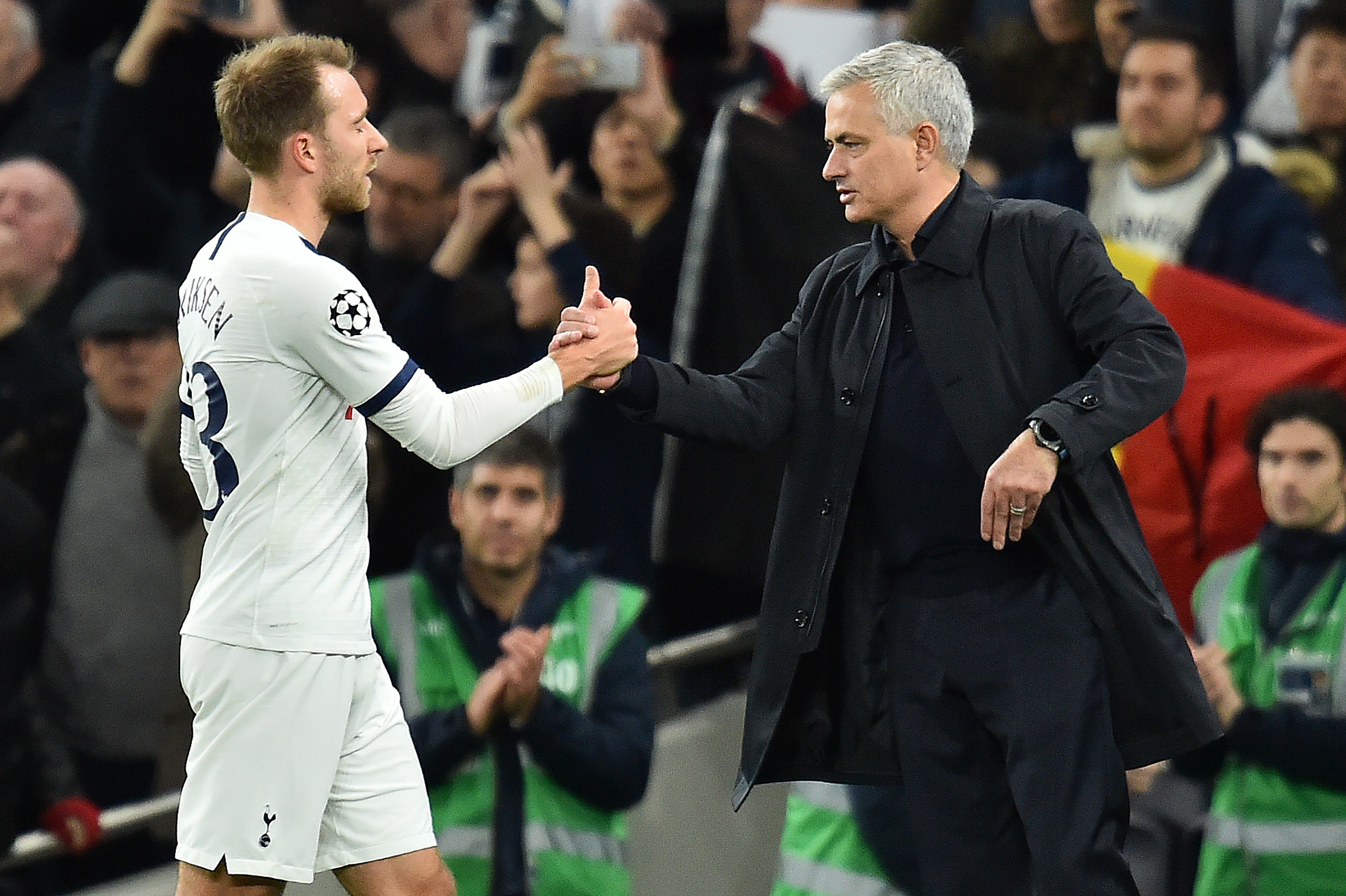 Tottenham se acercó al Chelsea mientras Arteta ya debutó con el Arsenal