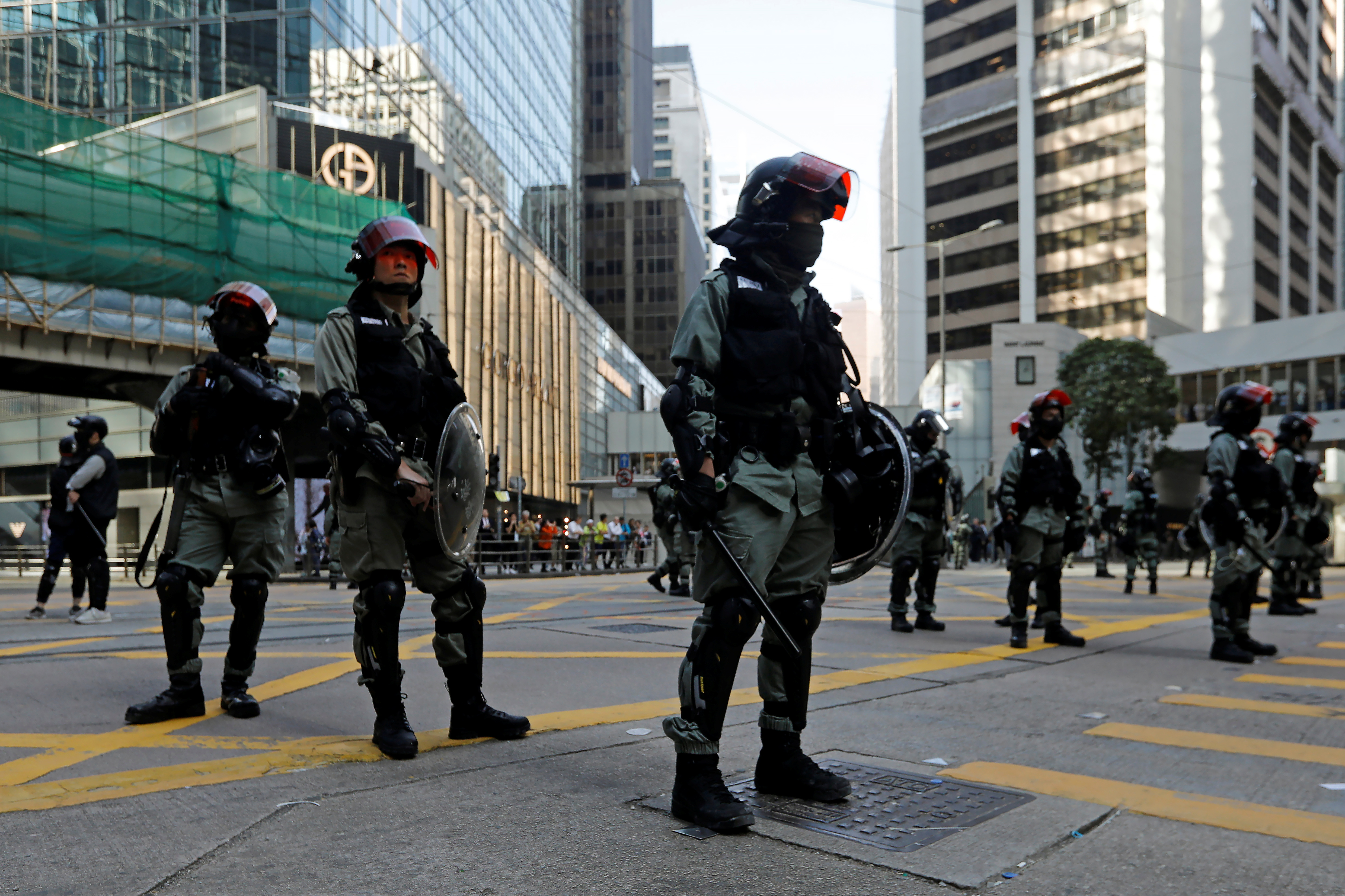 Miles de personas se manifiestan de nuevo en Hong Kong