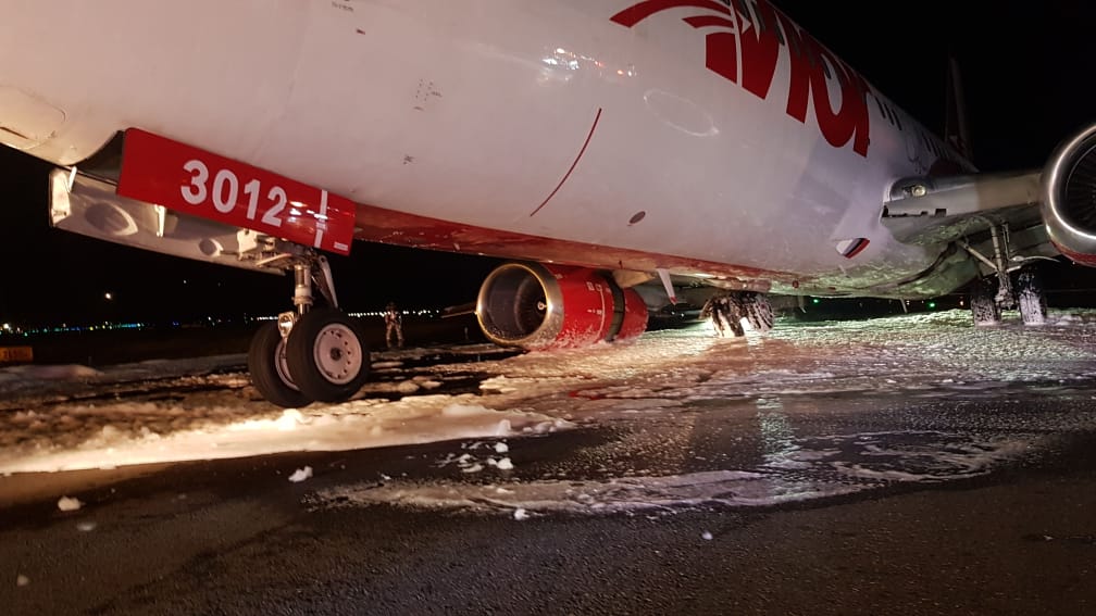 Aeronave de Avior aterrizó de emergencia en aeropuerto de El Dorado, en Bogotá (Fotos y video)