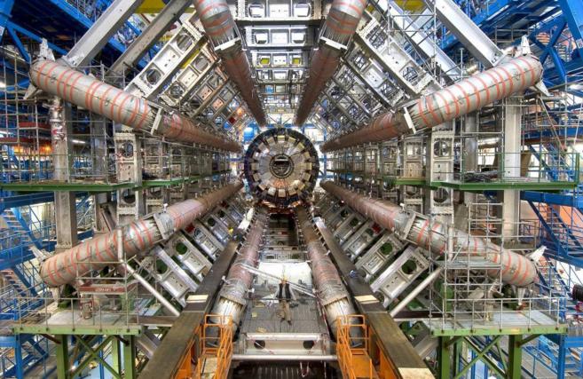 Cern anuncia el descubrimiento de una rara partícula con cuatro quarks