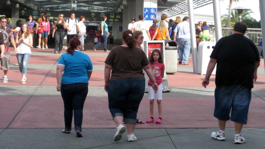 Pediatras de EEUU aconsejan medicación y cirugía contra la obesidad infantil