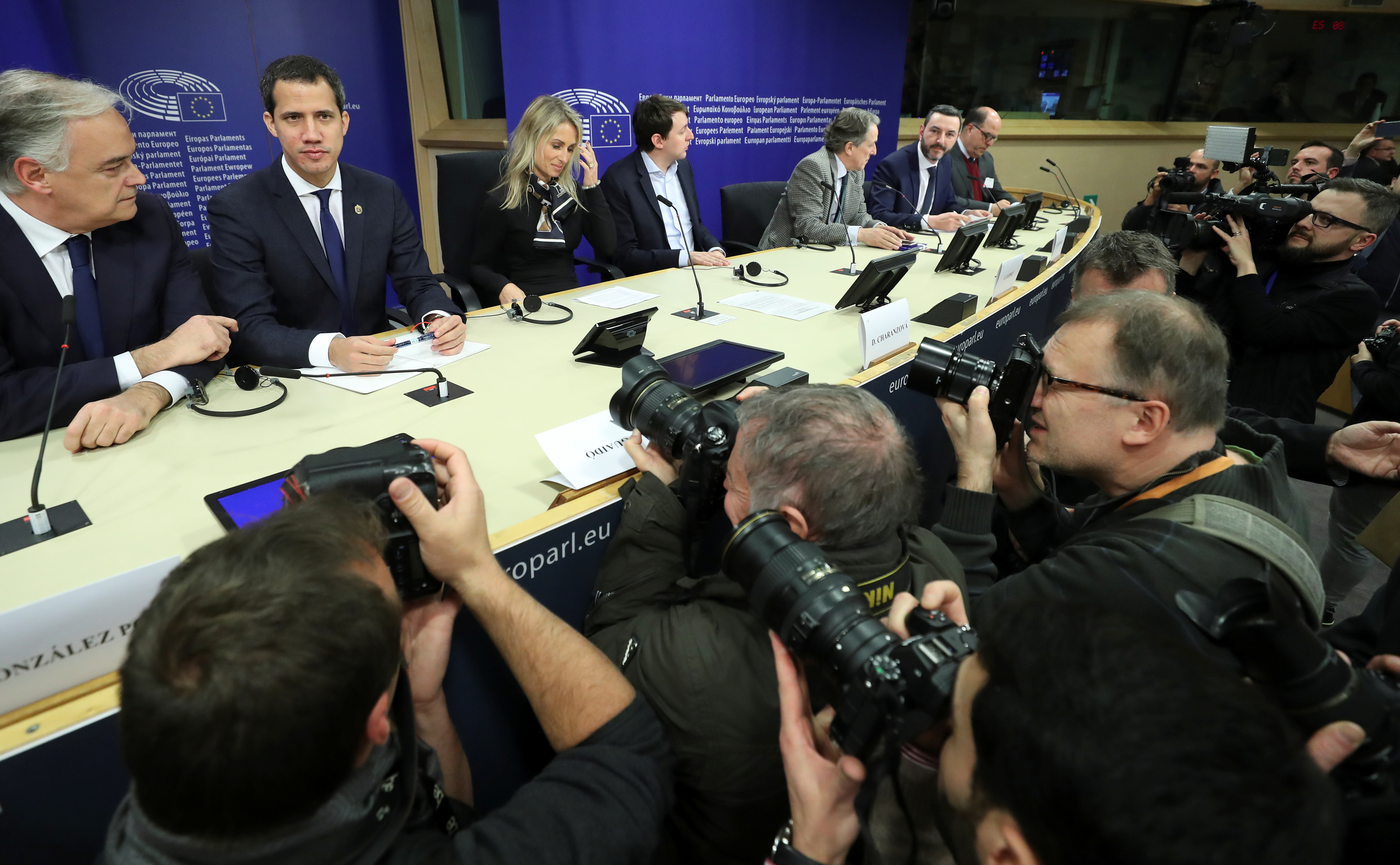 Así fue el discurso de Guaidó ante el Parlamento Europeo para denunciar la catástrofe venezolana (VIDEOS)