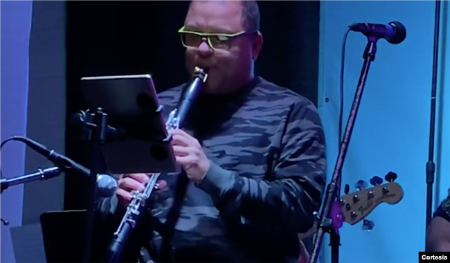 ¡Esfuerzo criollo! Clarinetista venezolano debutó en la Orquesta Sinfónica de Miami (Video)