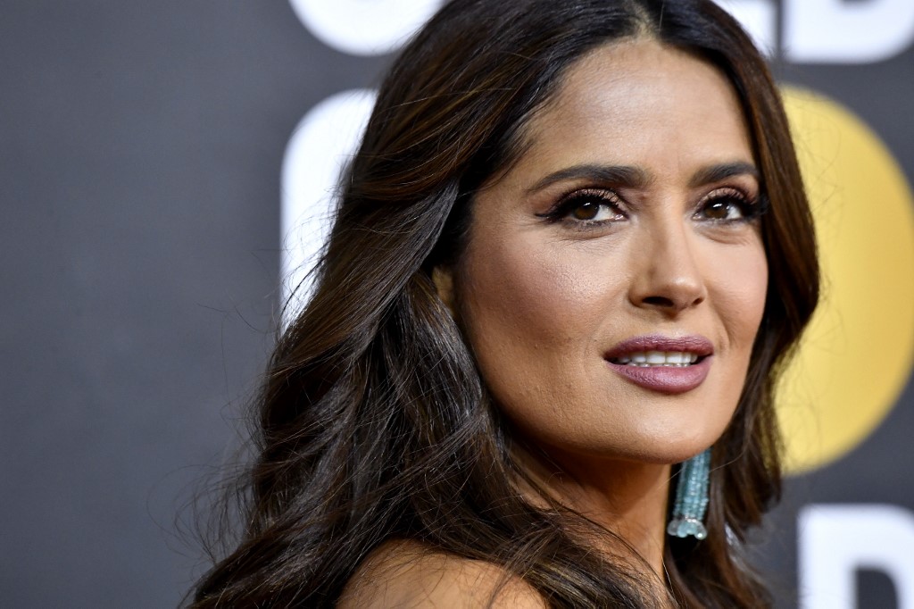 Los “Globos de Oro” de Salma Hayek reavivarán tu gusto por su busto (FOTOS)