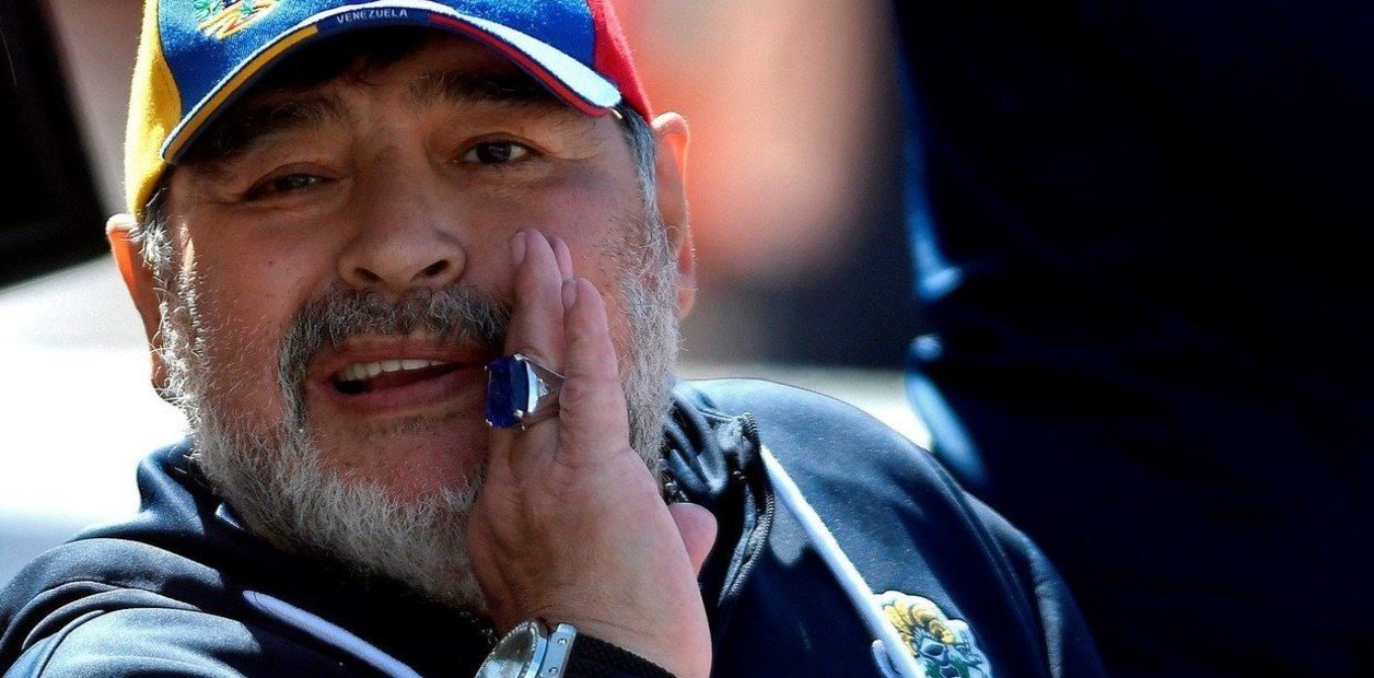 Maradona aislado por contacto con un caso sospechoso de Covid-19