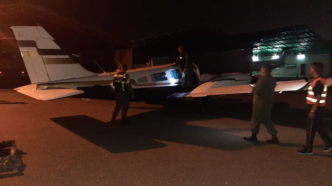 Interceptan en Lara un avión con 430 panelas de cocaína tripulado por dos hombres de origen brasilero (FOTOS)  