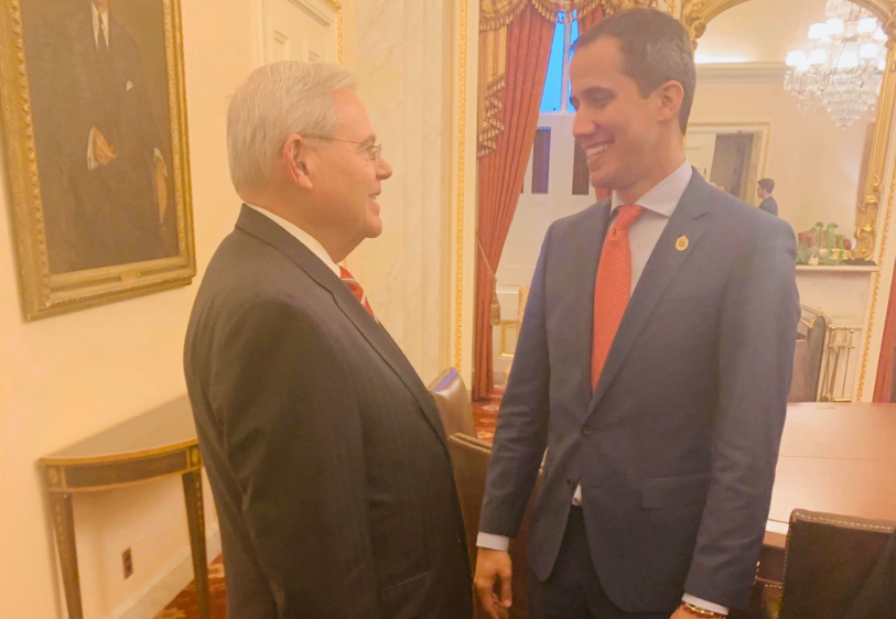 Guaidó agradeció la negativa de Bob Menendez ante las peticiones de revocar las sanciones a Cuba y Venezuela