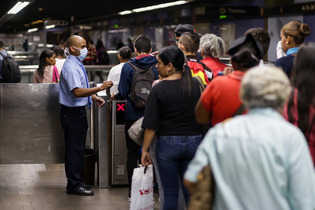 Alarmante VIDEO: El Metro de Caracas en “flexibilización”, centro de cultivo que el chavismo ignora