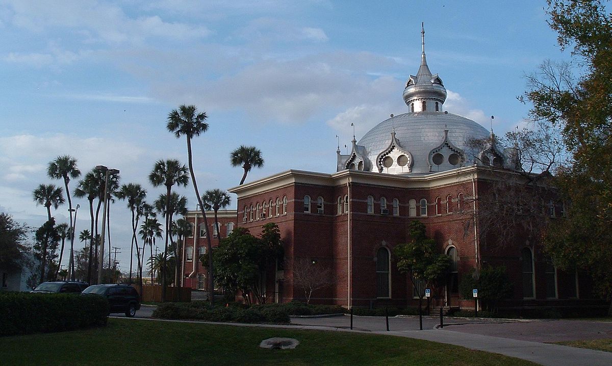 Seis estudiantes de la Universidad de Tampa dan positivo