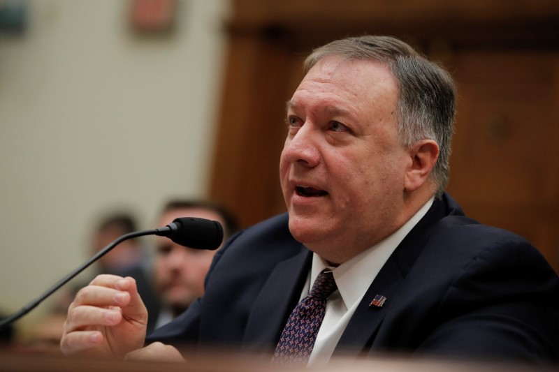 Pompeo dice que China sigue reteniendo información sobre el coronavirus