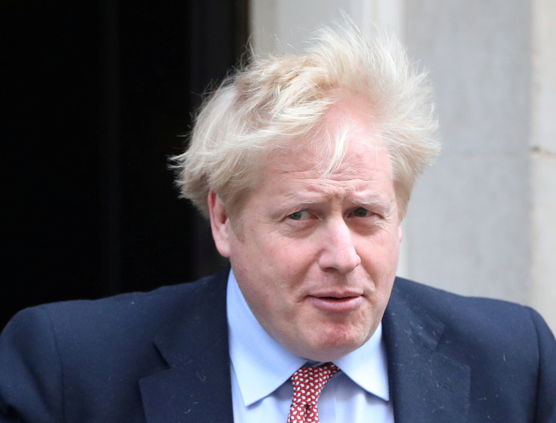 Boris Johnson anuncia al país cómo planea desconfinarlo poco a poco