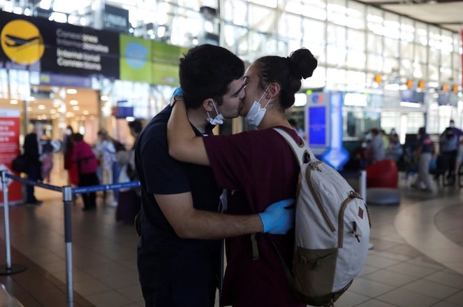 De “covidivorcios” y “coronabebés”: La vida durante un cierre de emergencia