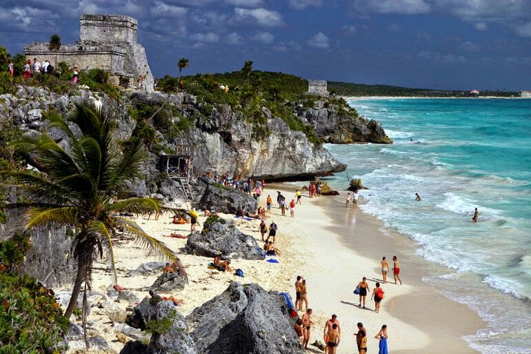 Murieron dos turistas durante un tiroteo en el balneario mexicano de Tulum