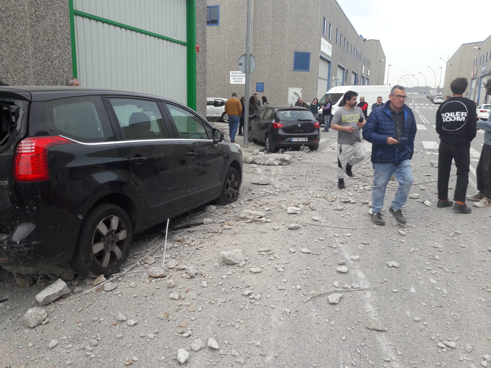 Al menos un fallecido tras una explosión en empresa química de España (fotos y video)