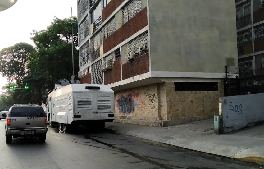 Los murciélagos de la GNB ya se encuentran en la avenida Libertador #10Mar (foto)