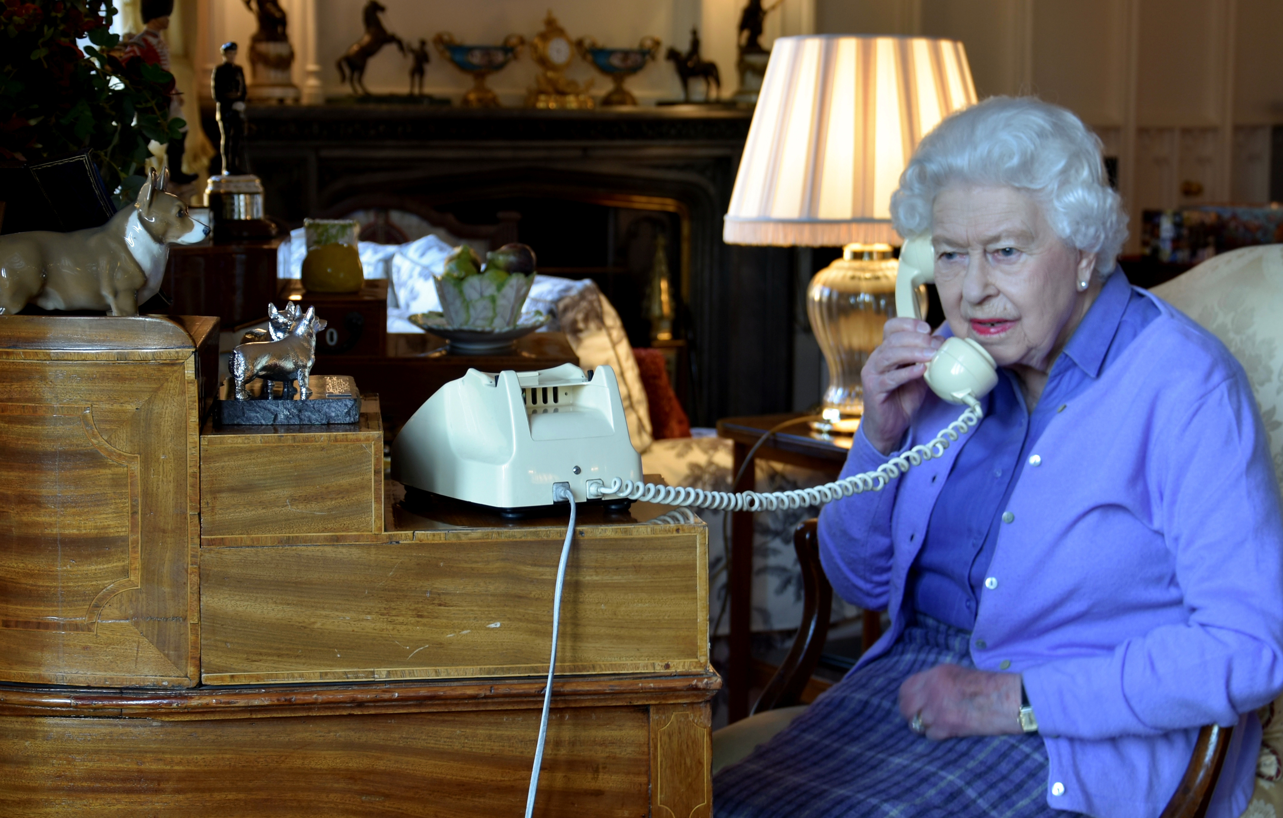 Estos son los requisitos para ser el nuevo asistente personal de la reina Isabel II en el palacio de Buckingham