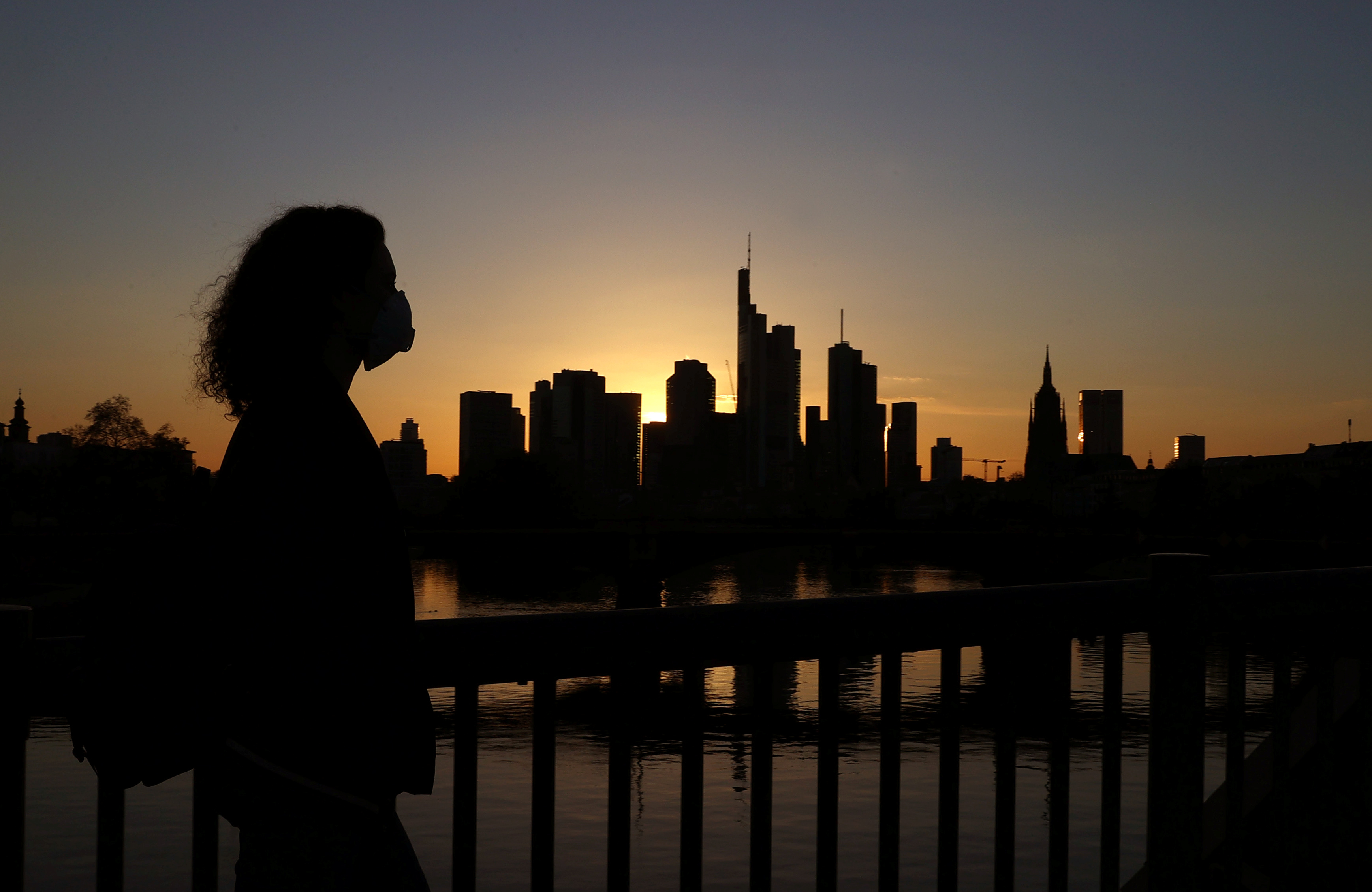 Alemania estudia relajar las restricciones a los comercios el 20 de abril