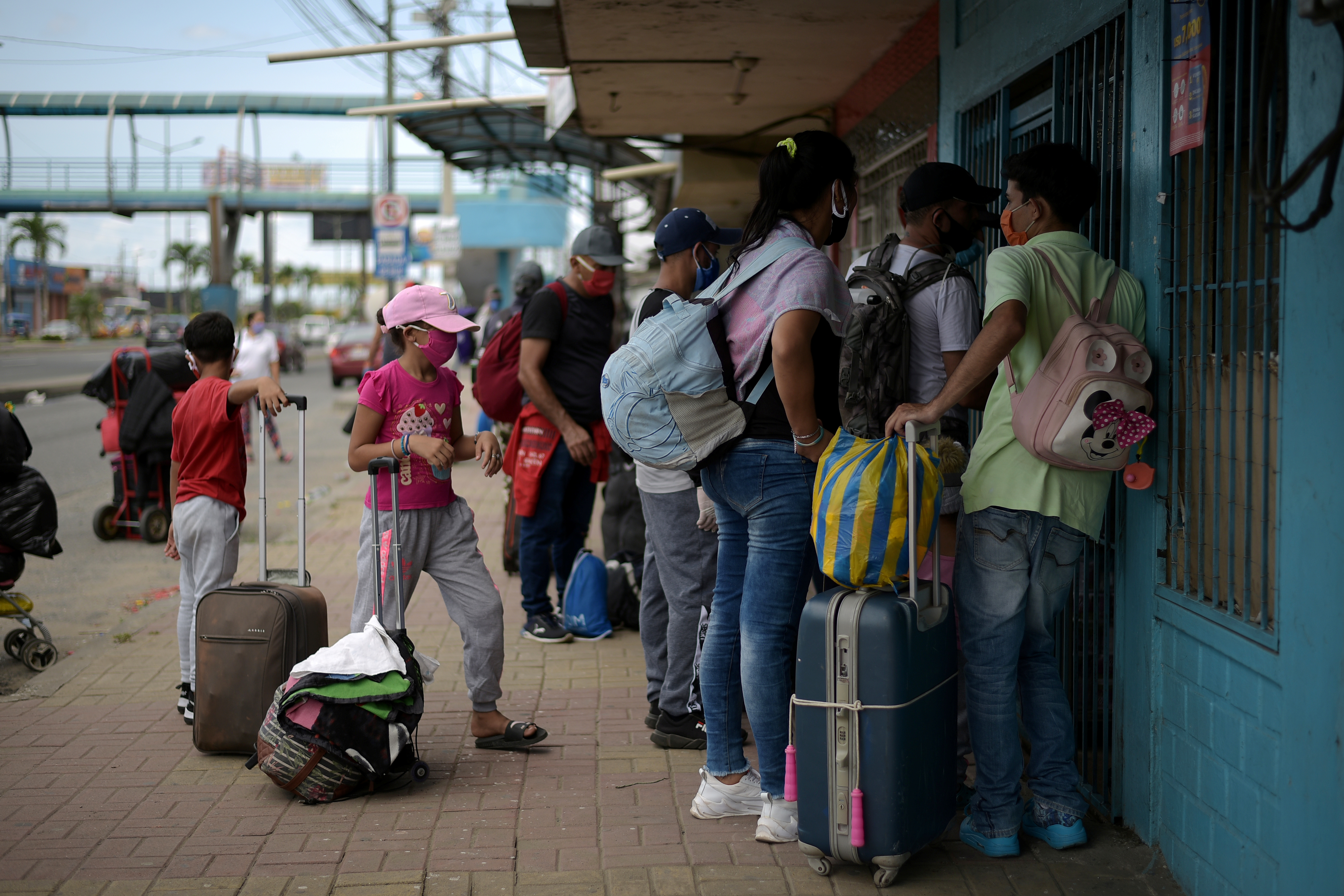 Migrantes venezolanos abandonan Ecuador ante el golpe económico del coronavirus (FOTOS)