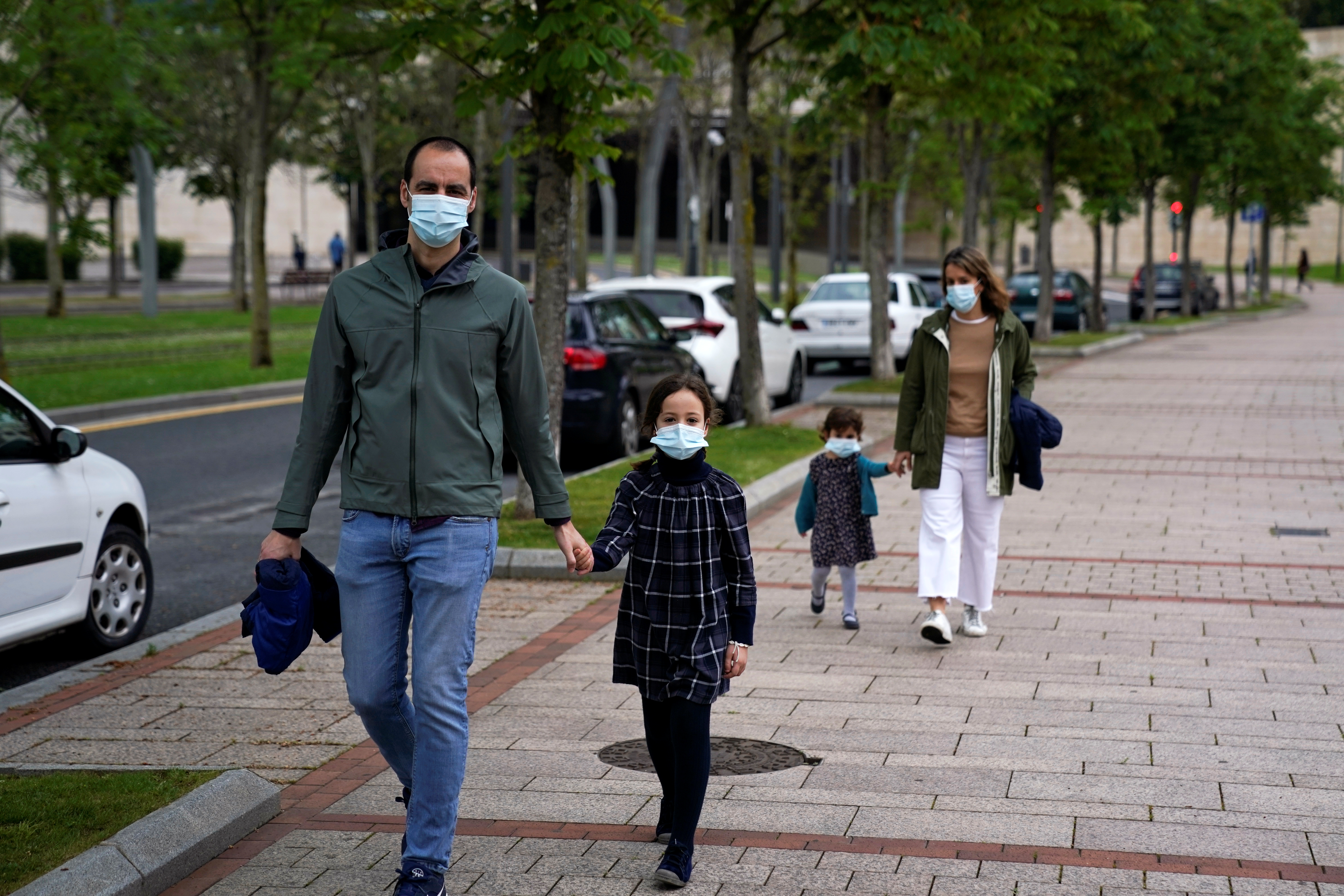 Bajan las muertes por coronavirus en España, que ya supera los 230.000 casos