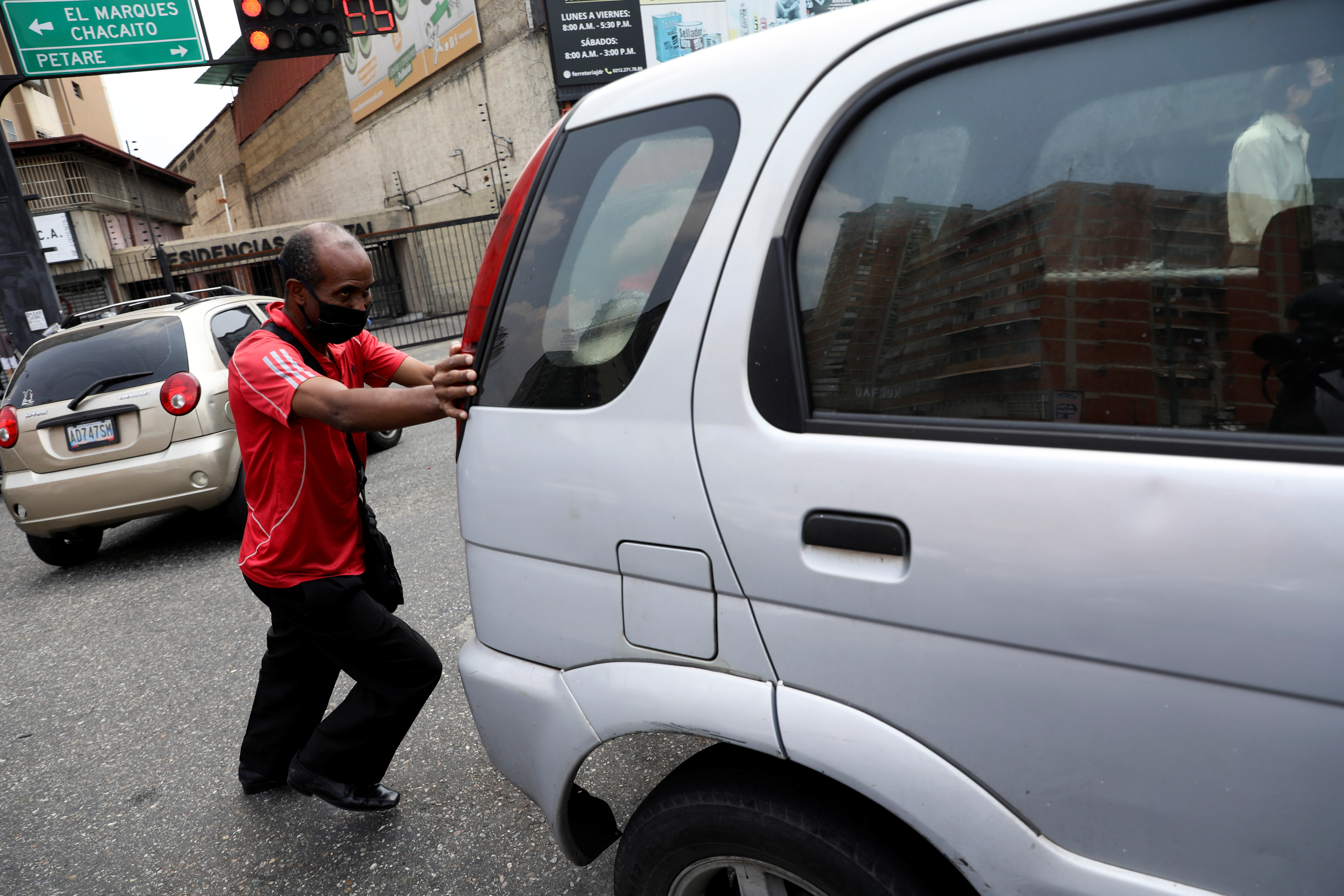 La gasolina de Venezuela pasa de ser la más barata a la más alta del mundo