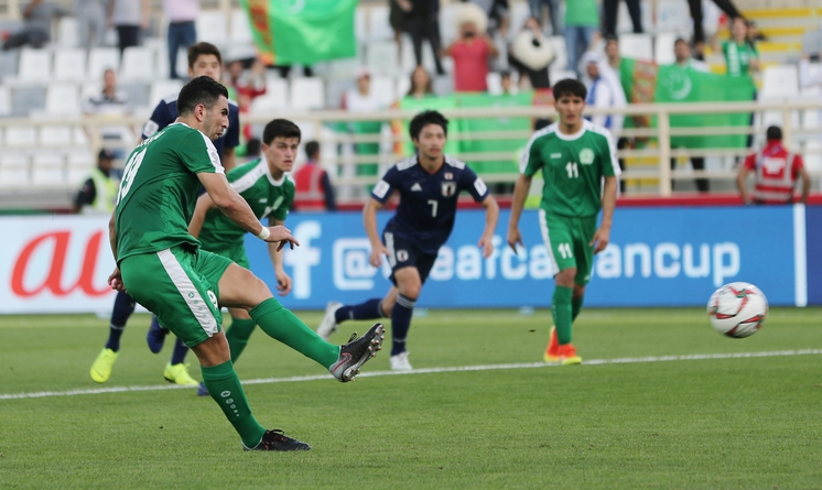 Vuelve el fútbol en Turkmenistán, el país que prohibió la palabra “coronavirus” y donde el que use mascarillas va preso