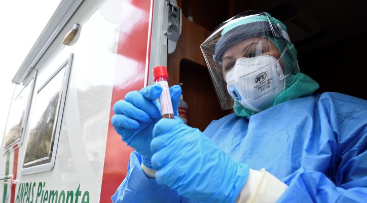 Muertos por coronavirus en el mundo superan los 200.000