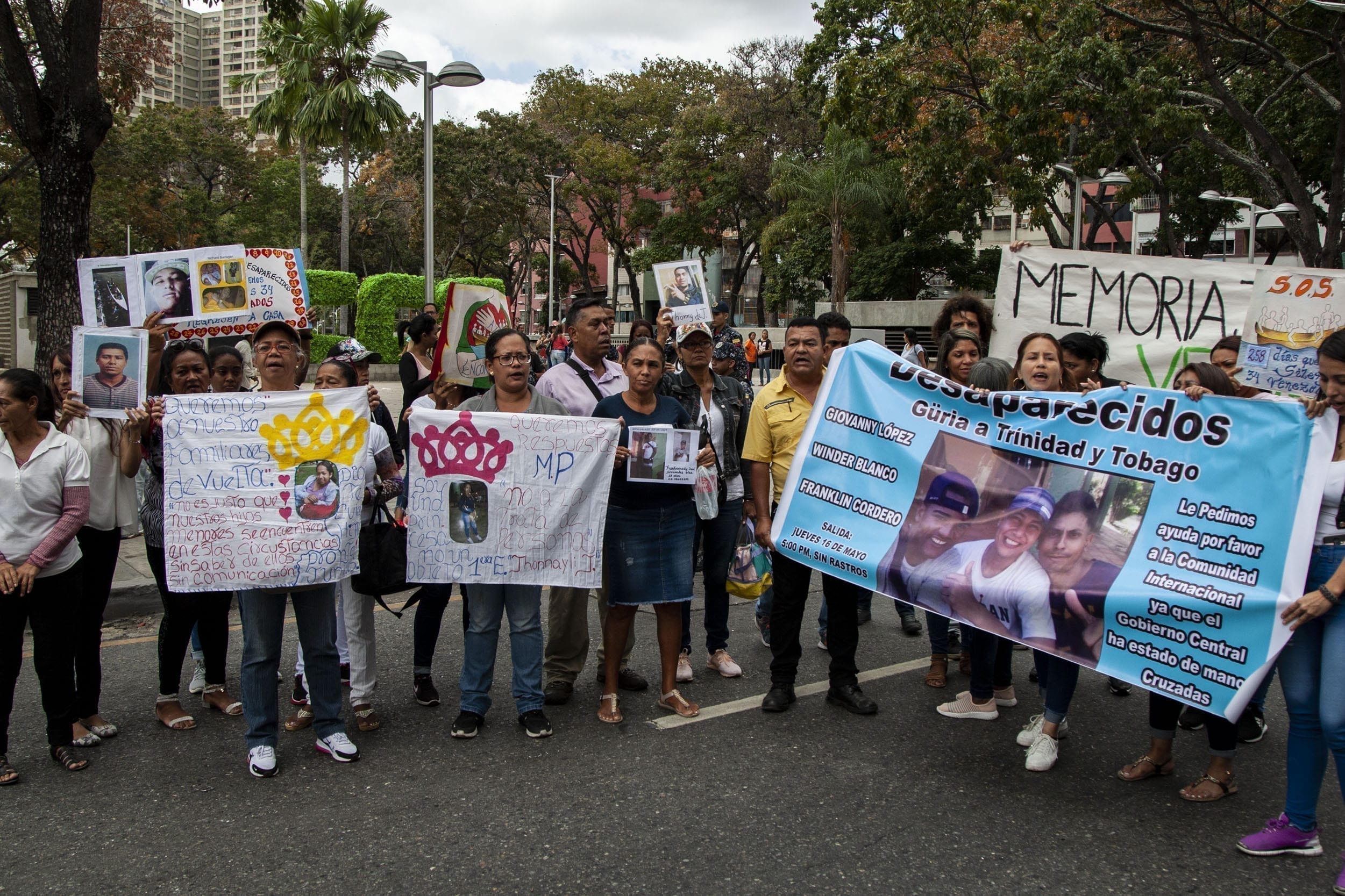 Exigen respuestas y justicia los familiares de 28 desaparecidos hace un año en altamar (Fotos)