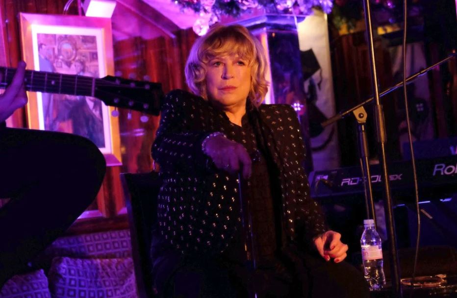 La cantante Marianne Faithfull fue hospitalizada tras contraer el coronavirus