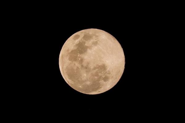 Lo creían imposible pero ahora descubrieron que la Luna… se está oxidando