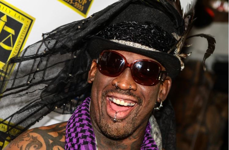 El saludo de cumpleaños “nivel alien” de Dennis Rodman para el cantante Kanye West que se hizo viral