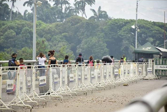 Regresaron los caminantes para cruzar la frontera en Táchira